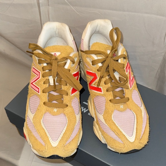 New balance 9060 tan and pink color - Picture 8 of 10